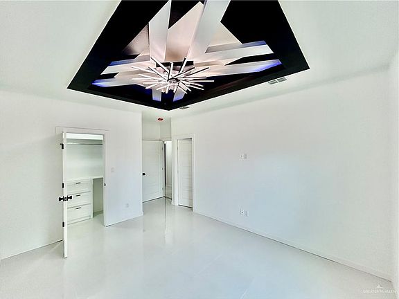 4th image of 514 Tower Oak Dr
