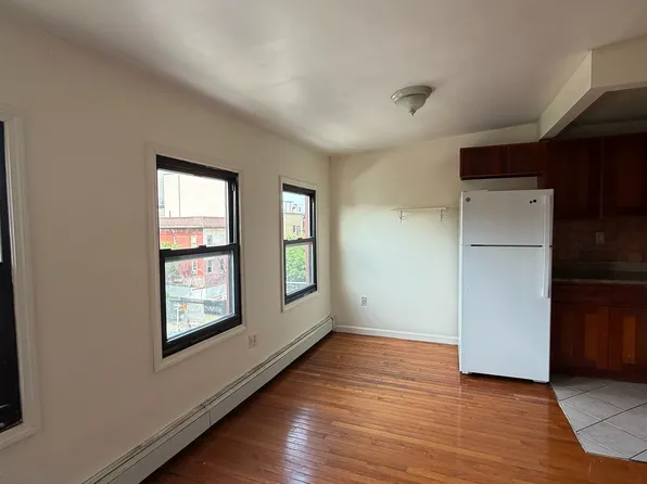 584 Lafayette Avenue image 1 of 9
