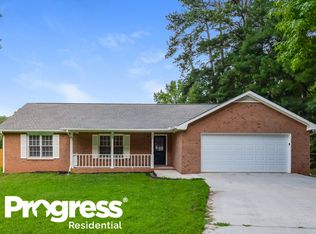 295 Winona Dr, Fayetteville, GA 30214