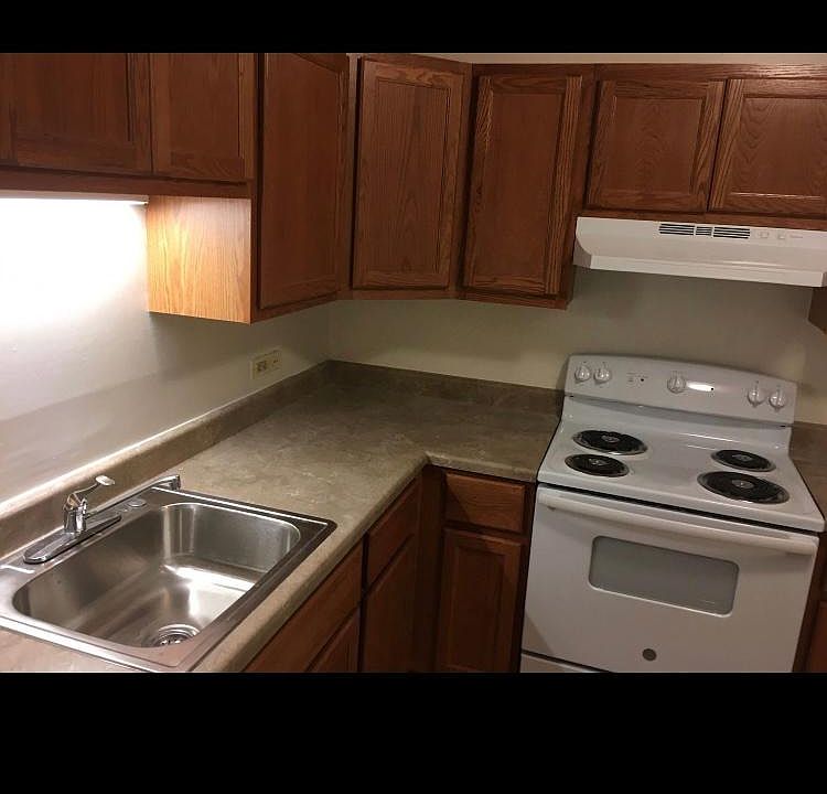 2nd image of 818 Noyes St APT 2C