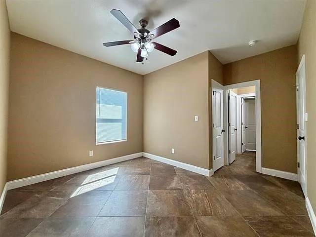 2850 Amber Ave — Photo 18