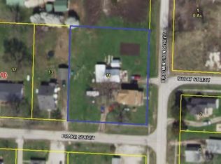 802 Bloomington St, Bevier, MO 63532