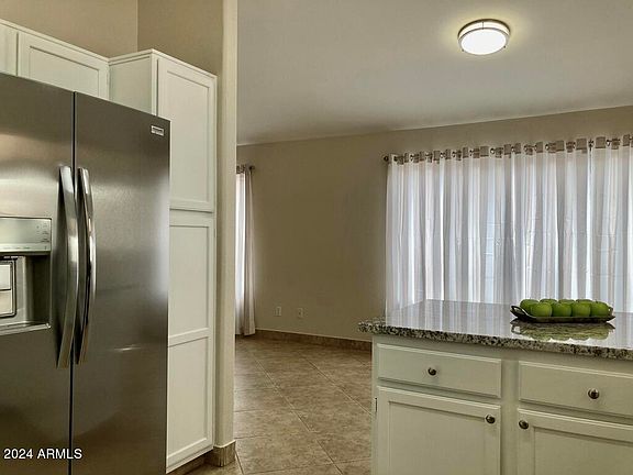 5th image of 4047 E Meadow Dr