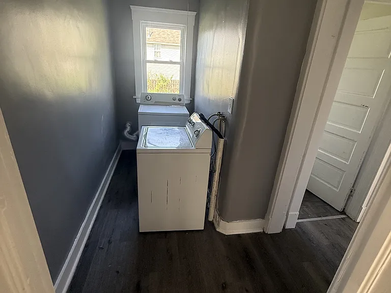 10303 Sophia Ave — Photo 6