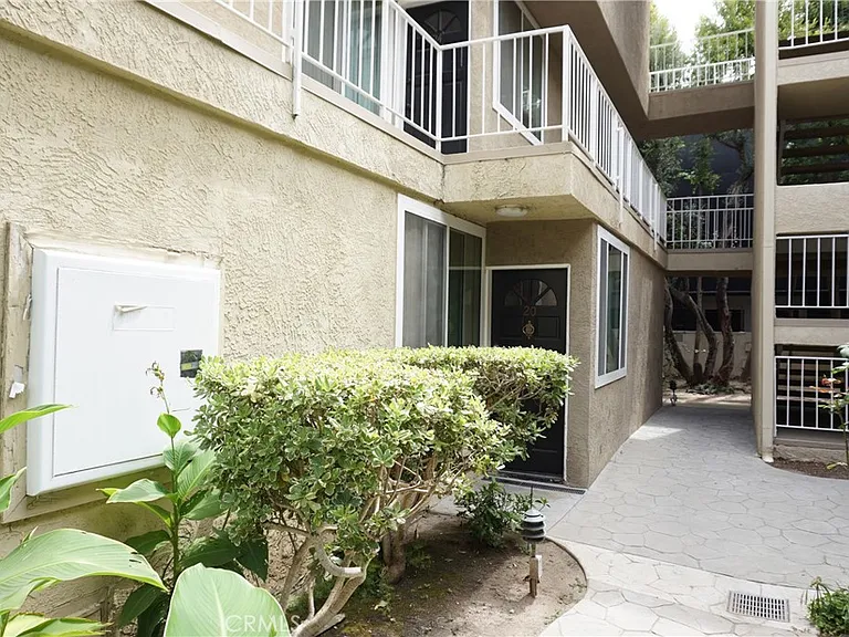 4610 Densmore Ave #20 — Photo 5