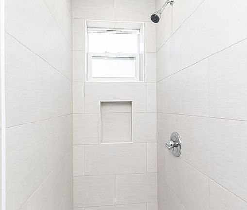 5th image of 1022 41st St