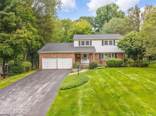 2284 Pinehaven Drive, Niskayuna, NY 12309