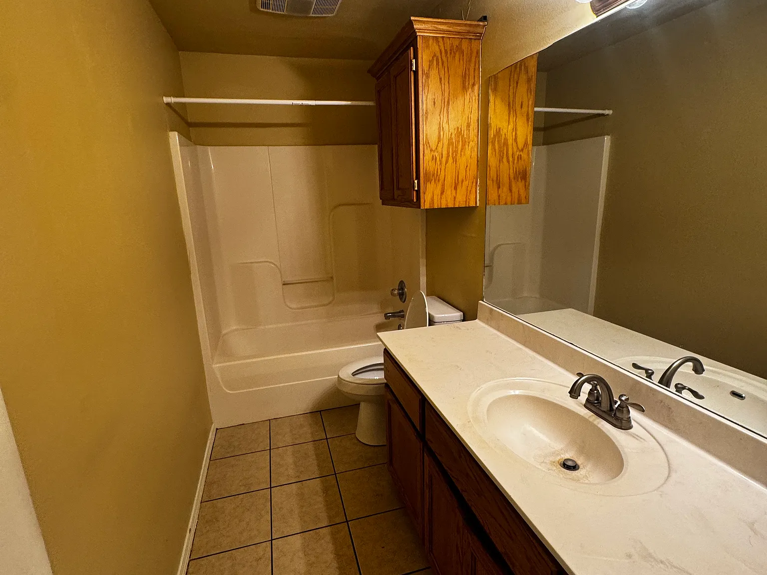3 bed, 1.5 bath, 1307 sqft, $1,225 — Photo 3