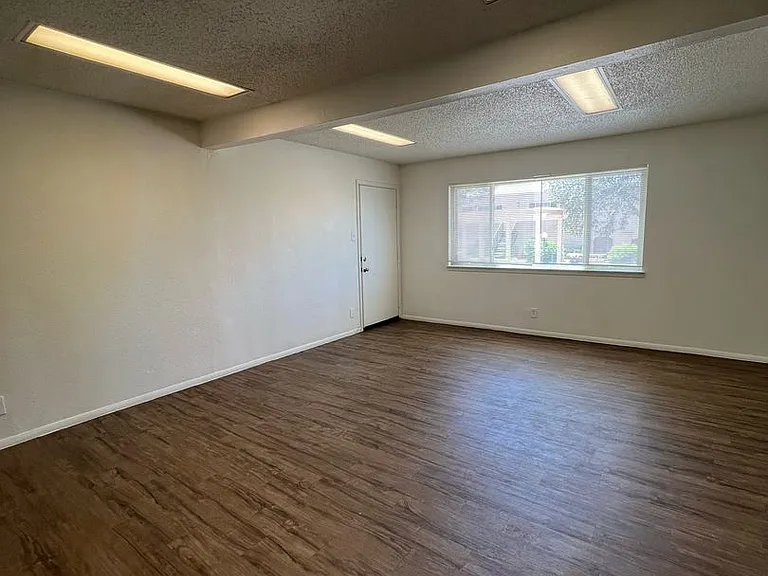 12700 Constitution Ave NE — Photo 21