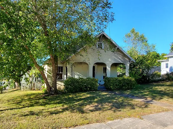 200 E Cedar St, Livingston, TN 38570