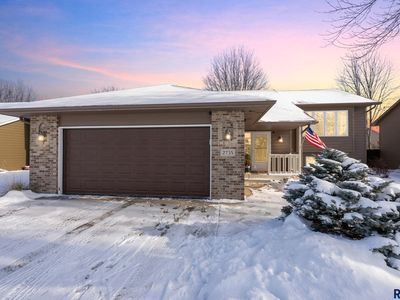 2735 S Avondale Ct, Sioux Falls, SD, 57110