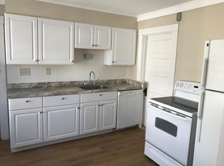 52 Riddle St, Manchester, NH 03102
