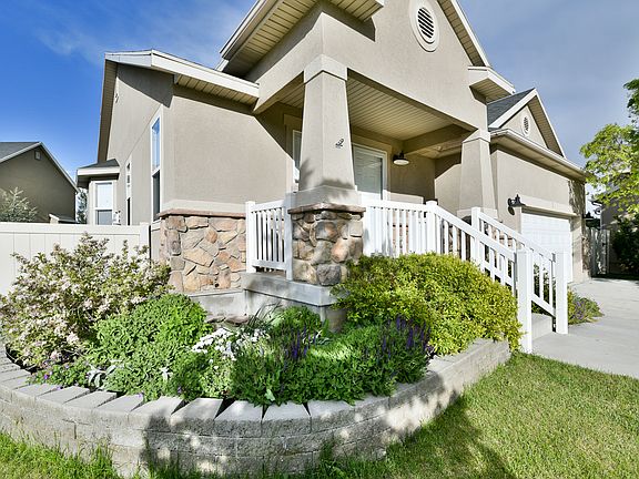 4th image of 2198 N 2270th St W
