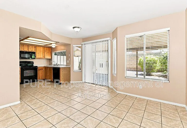 1151 N Cambridge St — Photo 4
