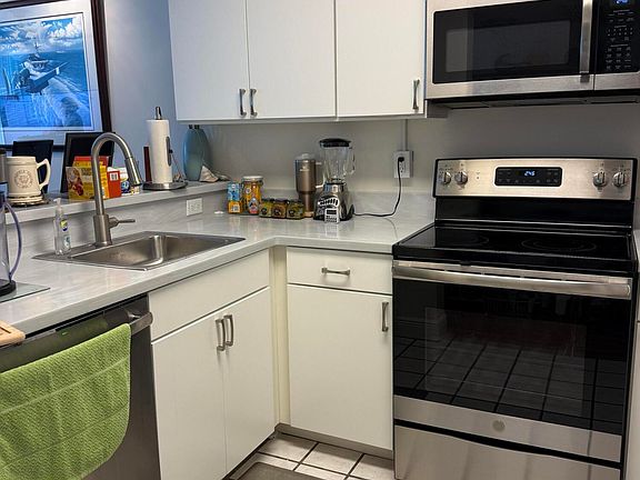 4th image of 3930 S Roosevelt Blvd #E213