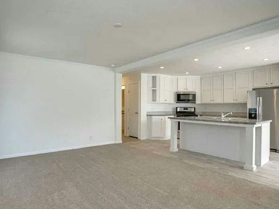 5th image of 17541 Cedar Grv