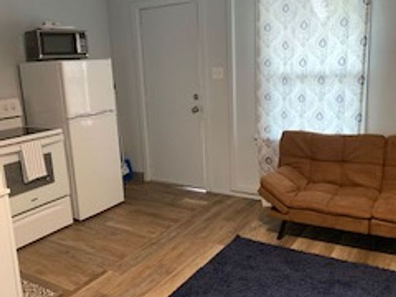 3rd image of 1403 E Main St #119