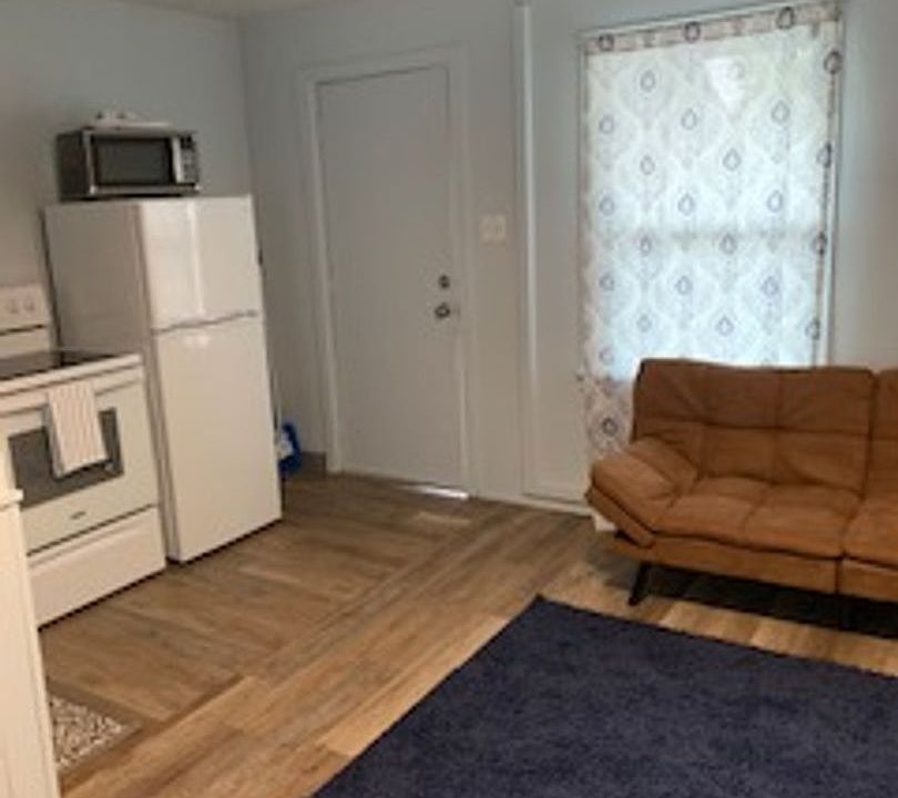 2nd image of 1403 E Main St #119