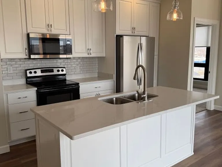 Brand New - War Eagle Apartments in the River Point District — Photo 39