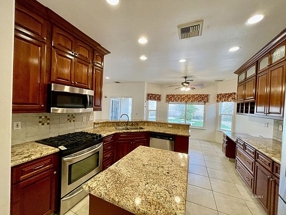 4th image of 2312 S Reedy St