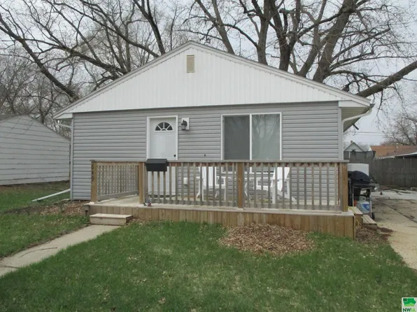 649 Park Ave, Cherokee, IA 51012