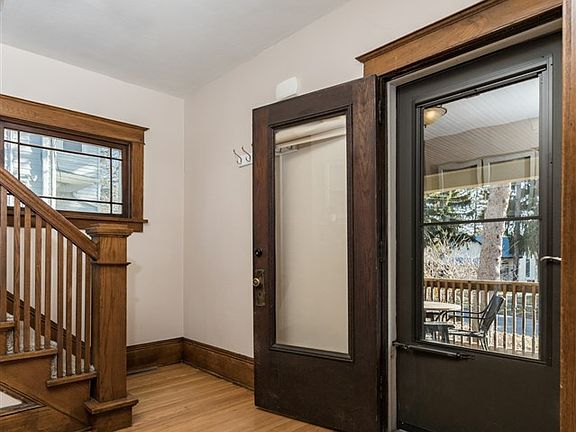 3rd image of 427 Shaw St