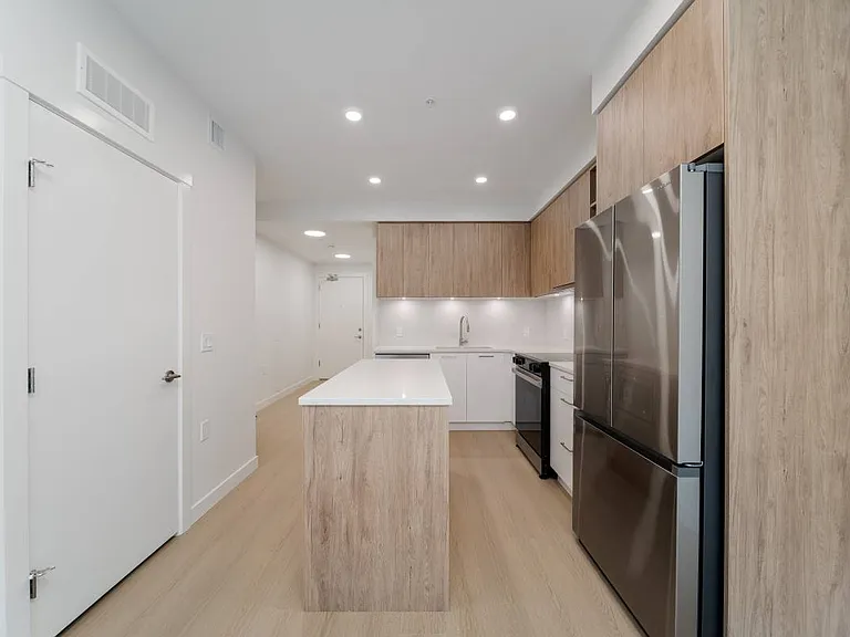 82 1st St #318 — Photo 6