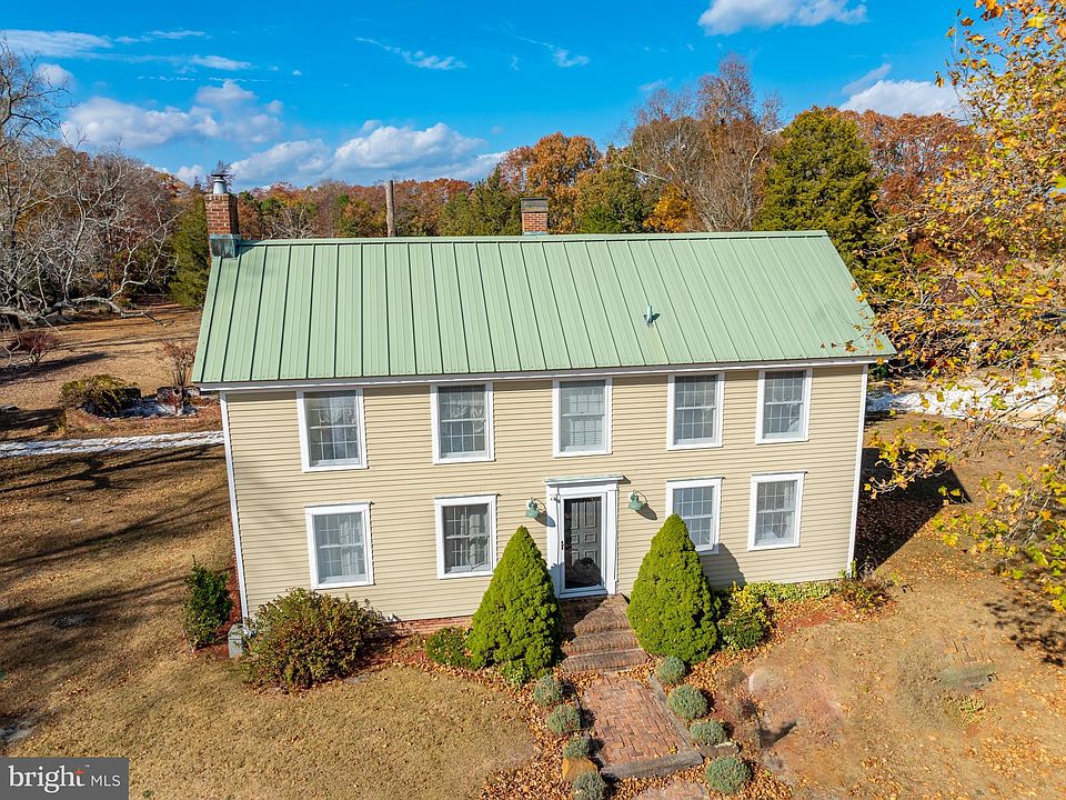 1st image of 105 Thompson Ln