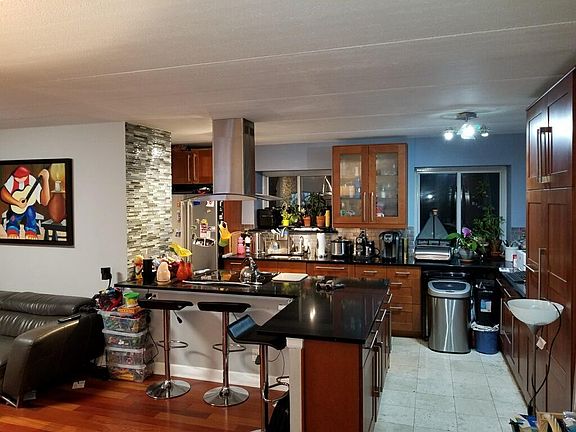 3rd image of 416 Benedict Ave APT 2G