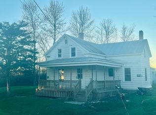 9 South St, Champlain, NY 12919