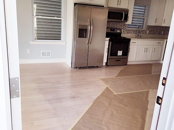 3rd image of 393 S 9th St Floor 1