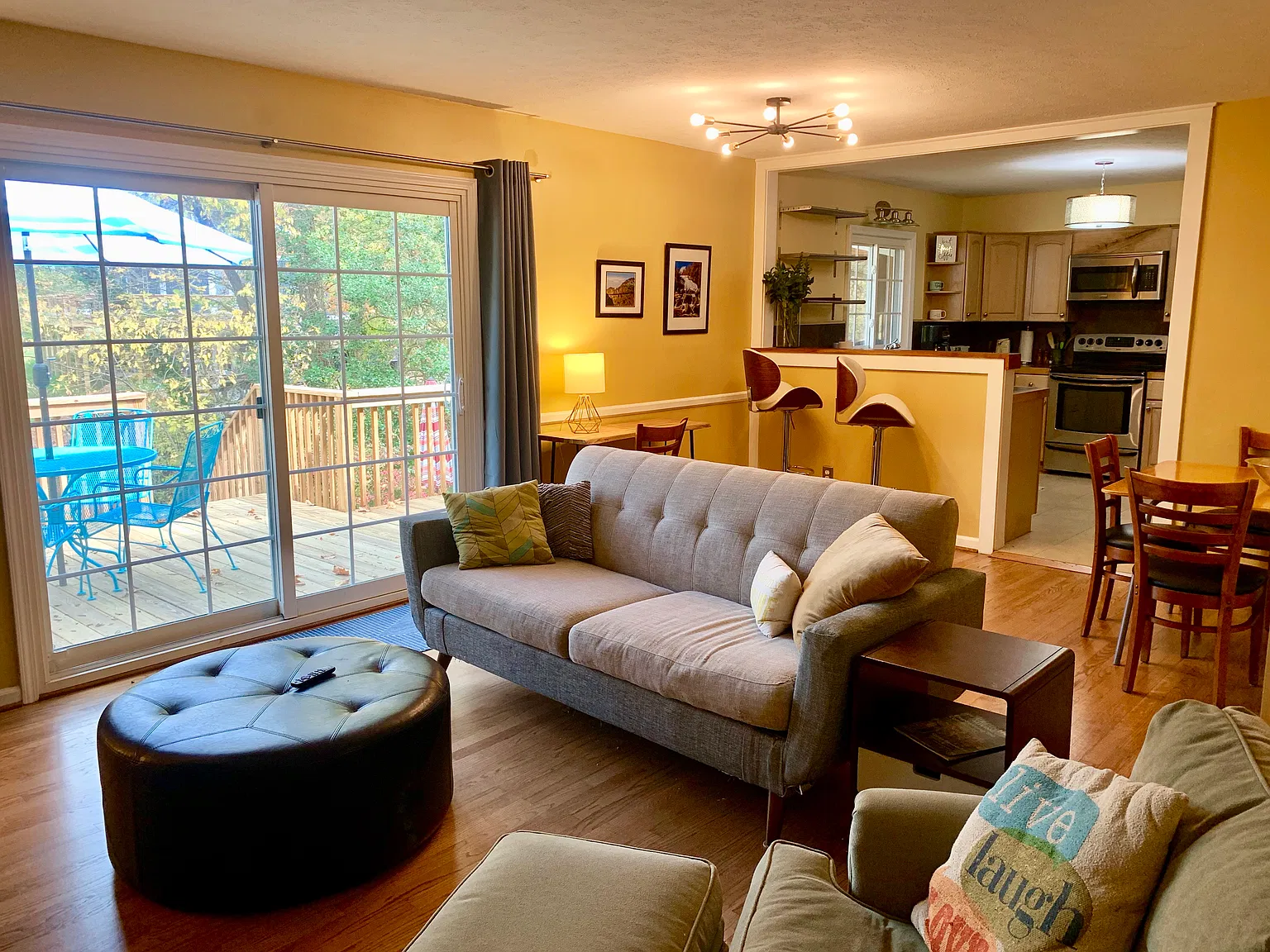 4 bed, 2300 sqft, $3,900 — Photo 2