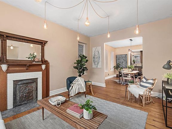 3rd image of 4036 Shenandoah Ave