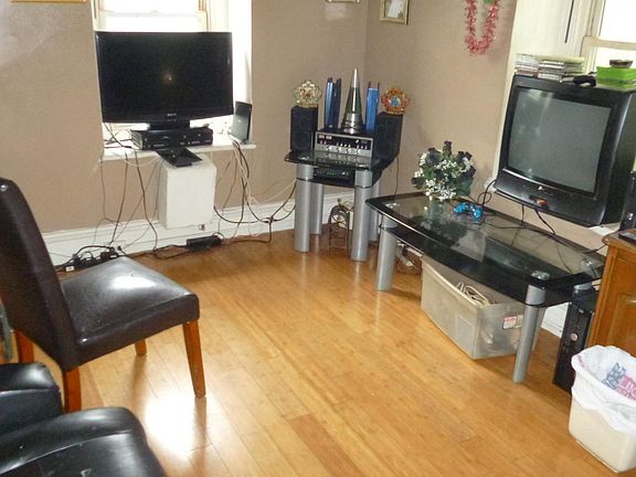 2nd image of 6811 Woodland Ave