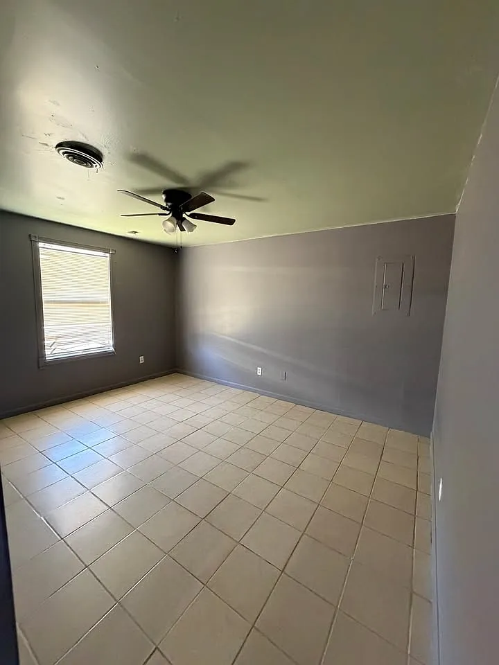 3 bed, $1,700 — Photo 4