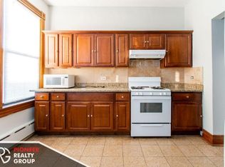 3021 N Broadway St, Chicago, IL 60657