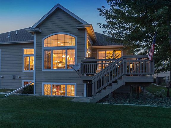 4th image of 782 Burr Oaks Dr