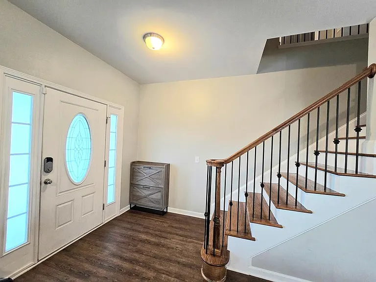 525 Batty Way — Photo 5
