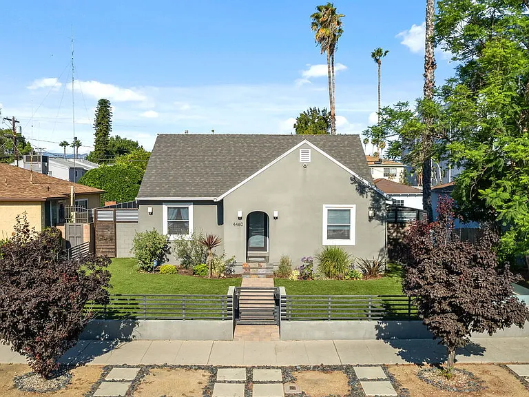 4460 Stansbury Ave — Photo 5