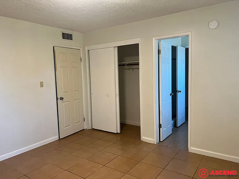 4013 University Ave — Photo 7