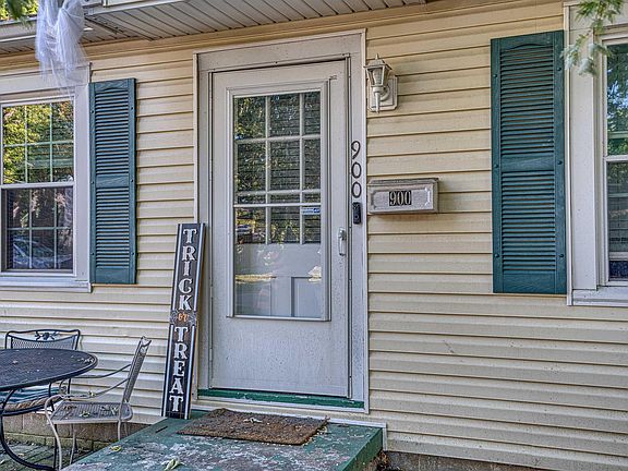 3rd image of 900 Irvin Ave