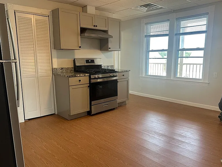 187 White St #3 — Photo 10