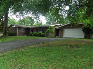 395 Forrest Hill Dr, Huntingdon, TN 38344