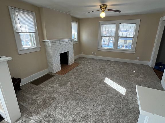 2nd image of 826 Congress St