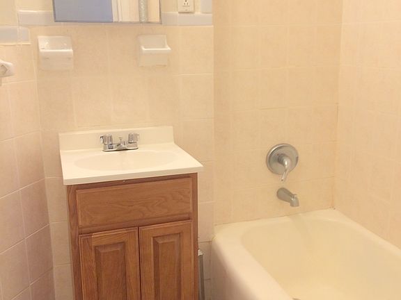 5th image of 467 W 164th St APT 2B