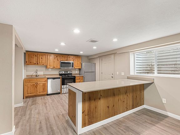 3rd image of 1505 Eastridge Dr #1511-100