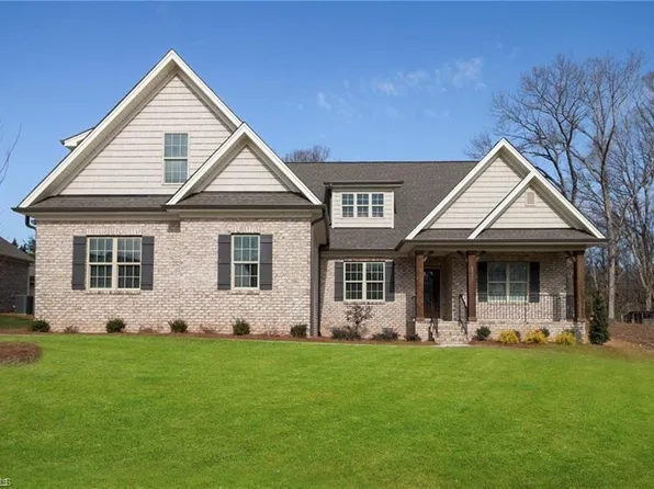 1969 Michelle Dr, Clemmons, NC 27012