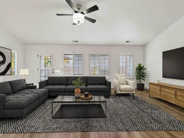 995 W Springer Dr, Turlock, CA 95382