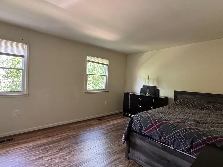 14582 Earlham Ct — Photo 11