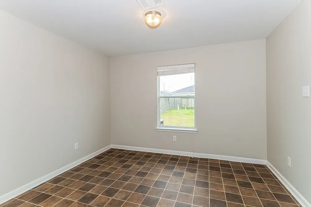 3 bed, 2.5 bath, 1721 sqft, $1,935 — Photo 3